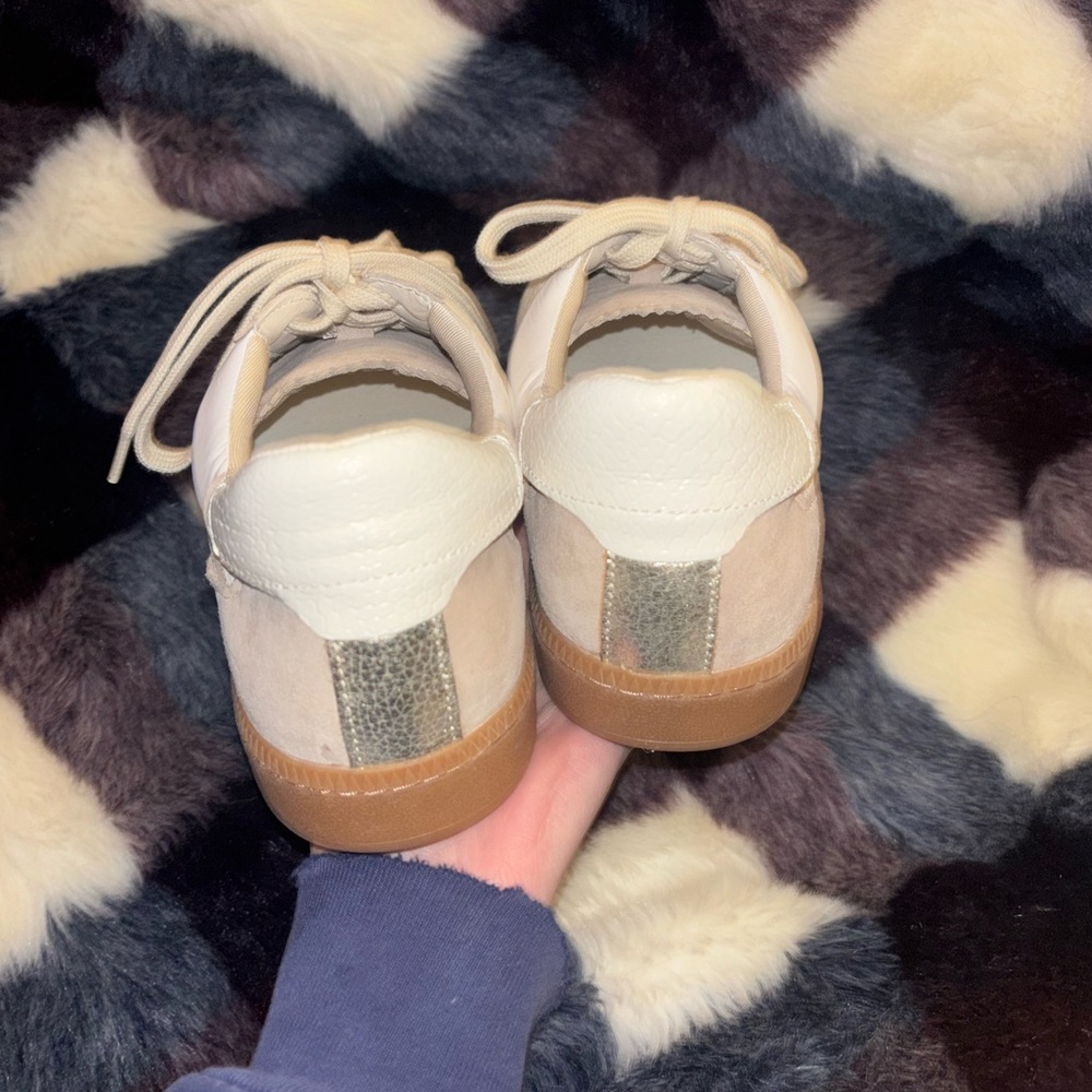 Dolce Vita Cream & White Sneakers 
✨ New Without Tags ✨ - Picture 5 of 7